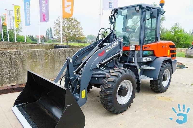 otocny-nakladac-yanmar-v70s-terex-tl70s-schaeff-sks634