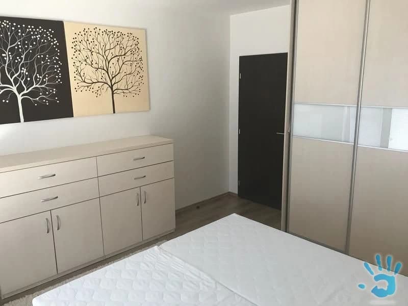 ponukam-na-prenajom-2-izbovy-byt