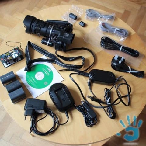 predam-full-hd-1080p-videokameru-jvc-gc-px100-prislusenstvo