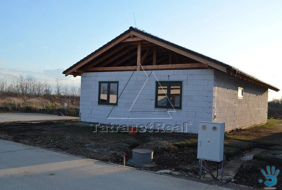 posledny-4i-rd-na-predaj-vo-velmi-peknej-uz-zabyvanej-ulici-10-min-peso-zst-velky-biel