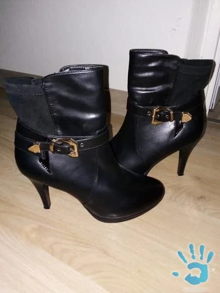 Elegantné topánky na opätku s kožušínou - 1