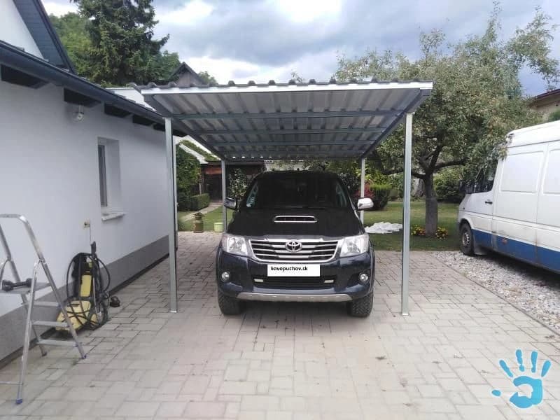 pristresok-pre-auto-ocelovy-pozinkovany-garaz-na-auto-altanok-pergola