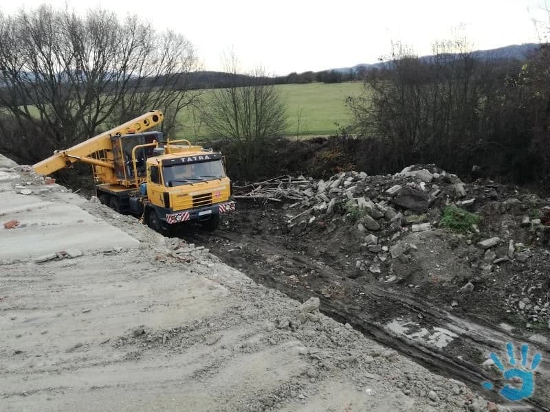 zemne-vykopove-prace-a-demolacie-tatra-815-uds