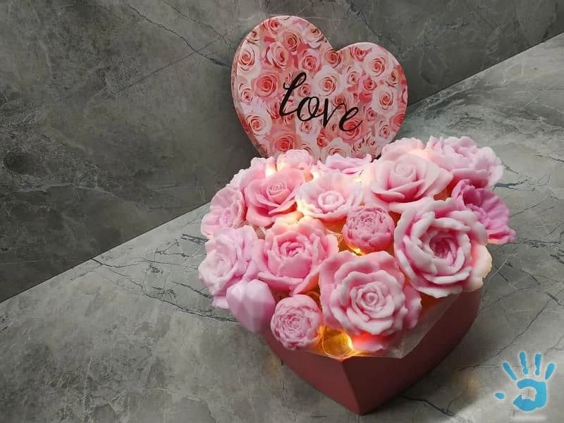 mydlove-kvety-svietiaci-box