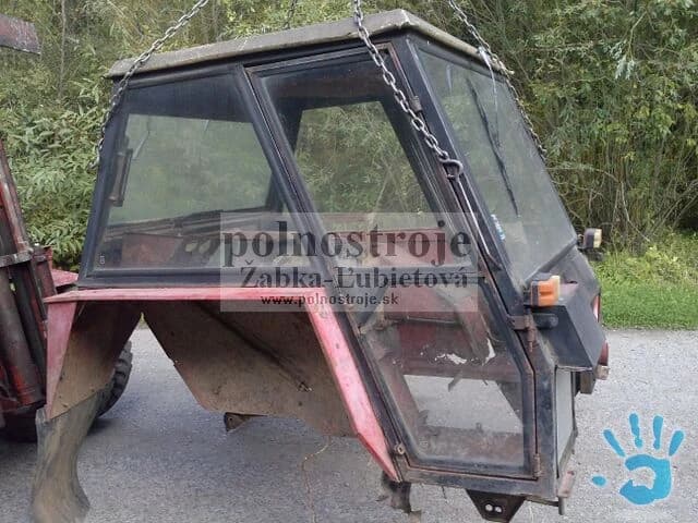 sklo-do-novej-presovskej-kabiny-na-traktor-zetor