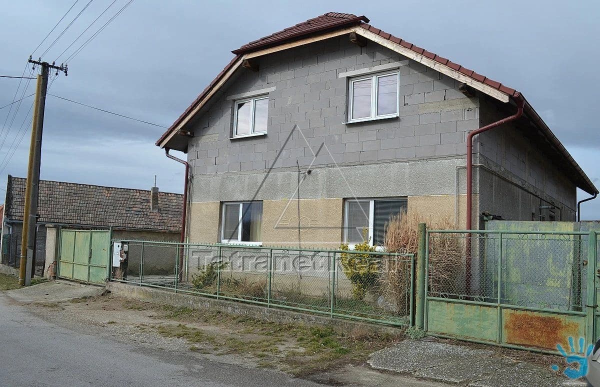 rd-v-bocnej-ulici-hruby-sur-pp-200-m2-pekna-zahrada-vhodna-na-rozparcelovanie-is-a-vystavbu-3265-m2-predaj-aj-samostatne-dohoda-mozna