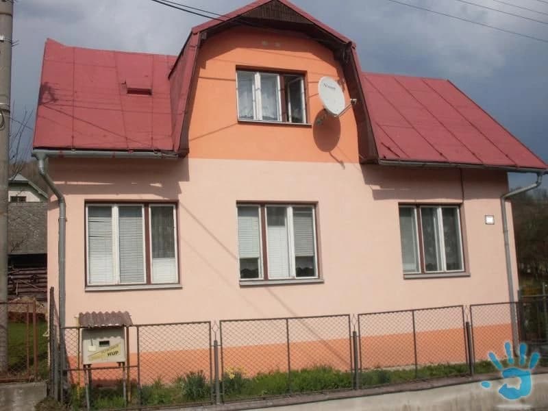 rodninny-dom-so-zahradou-v-ochodnici