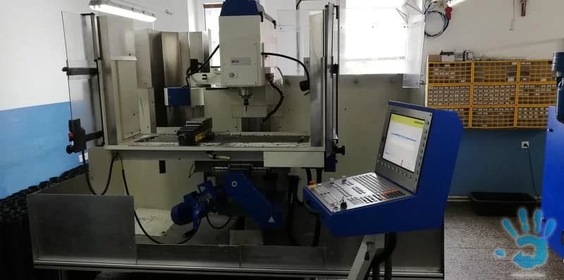 pouzita-cnc-freza-fv30cnc-a
