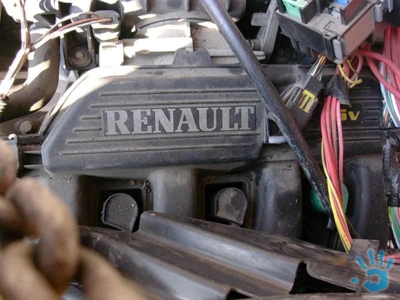 rozpredam-na-nd-renault-clio-1-6i-16v-benzin-r-2003-5-dver