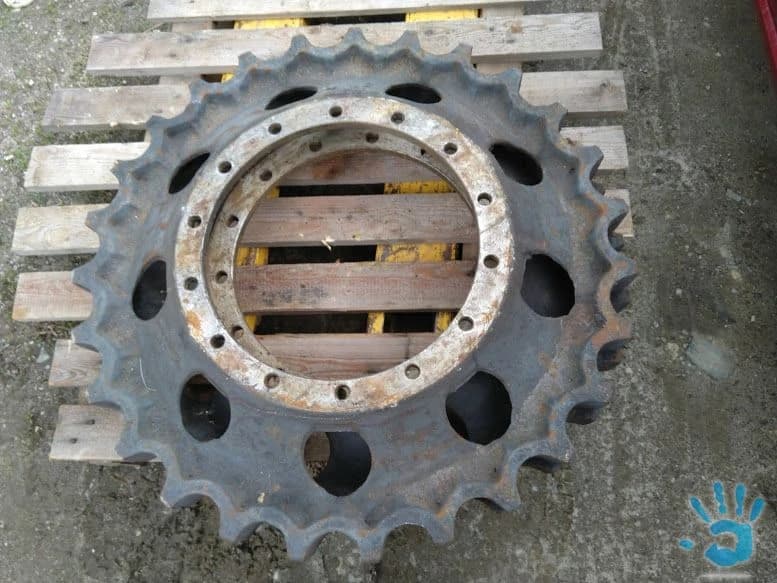 hnacie-koleso-buldozer-turas