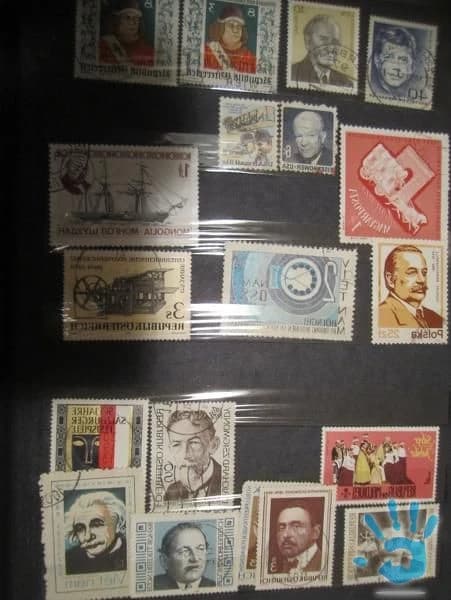 stary-album-postovych-znamok-z-detstva-ma-24-stran-viac-ako-130-znamok