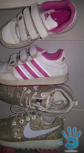 kozene-original-adidas-tenisky-v-31-zapinanie-na-dobre-drziace-suche