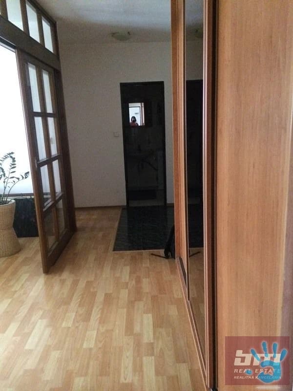 2-izb-byt-na-murgasovej-ul-stare-mesto-58-posch-balkon-tehla