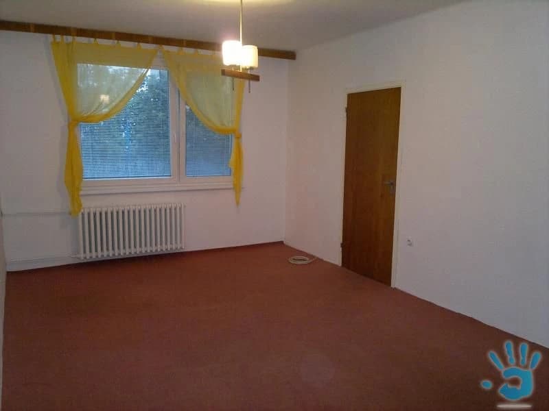 prenajmem-priestranny-2-izbovy-byt-v-centre-hlohovca