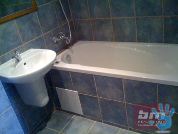 2-izb-byt-na-svaetoplukovej-ul-ruzinov-35-posch-balkon