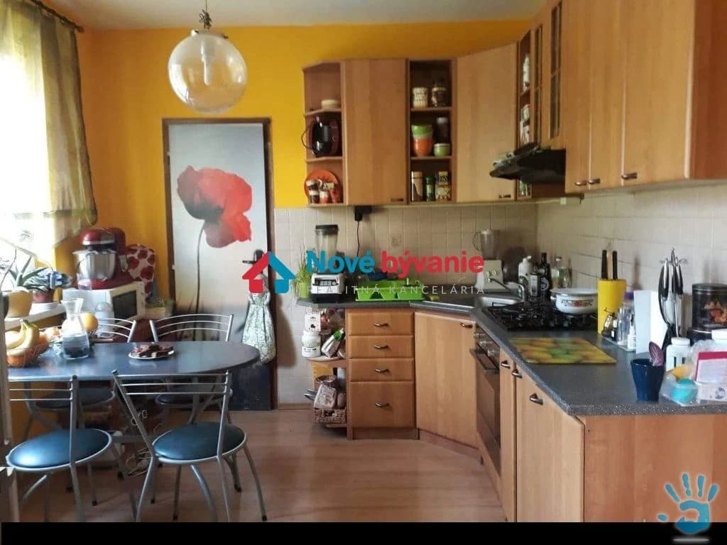 predaj-velkometrazny-3-izb-byt-82-m2-loggia-spajza-nitra-066-113-vs