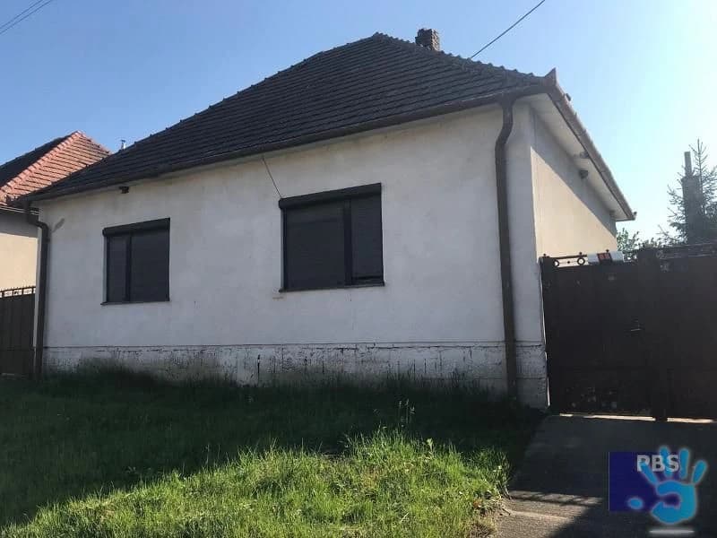 pbs-rodinny-dom-4-1-na-rekonstrukciu-poz-1186-m2-bucany