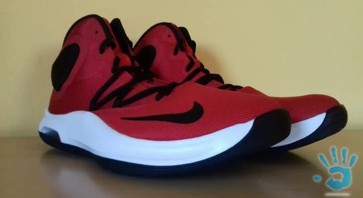 predam-basketbalove-tenisky-nike-air-versitile-iv