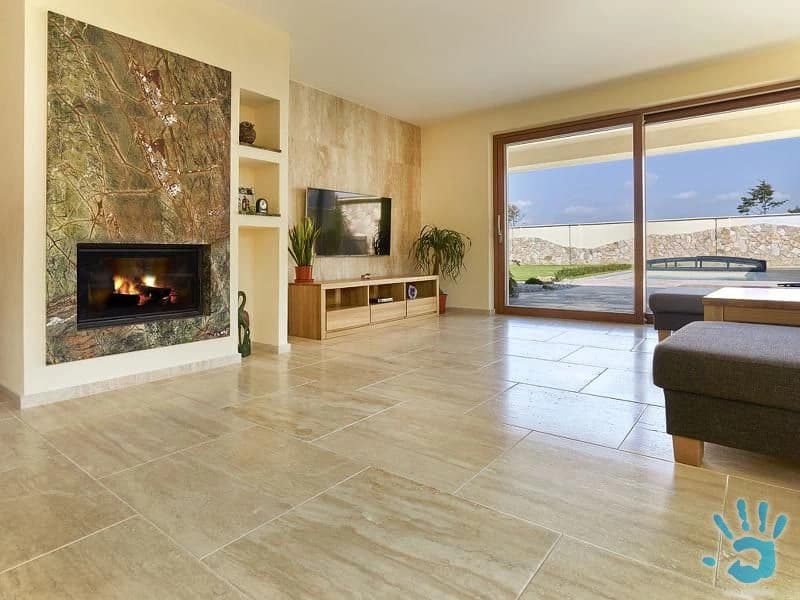 travertin-prirodny-kamen-do-kupelne-obyvacky-kuchyne-interier