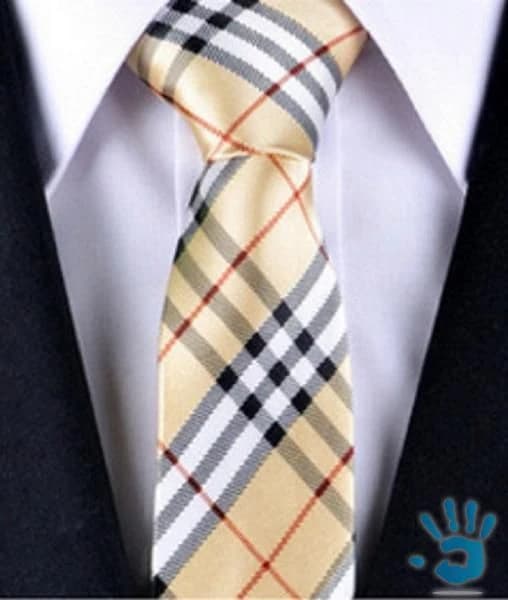 luxusni-kravata-burberry-a-trikolor