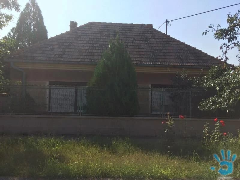 predaj-starsieho-rodinneho-domu-dvory-nad-zitavou