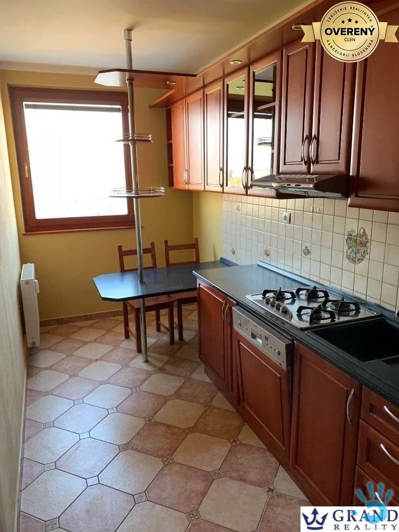 top-cena-3-izb-byt-pezinok-muskat-95m2-ahv