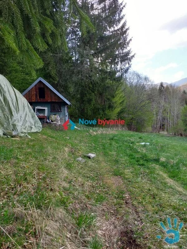 pozemok-s-chatkou-za-obcou-slovenska-lupca