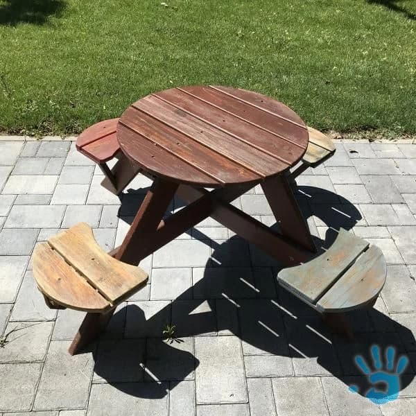 predam-pekny-detsky-dreveny-stolik