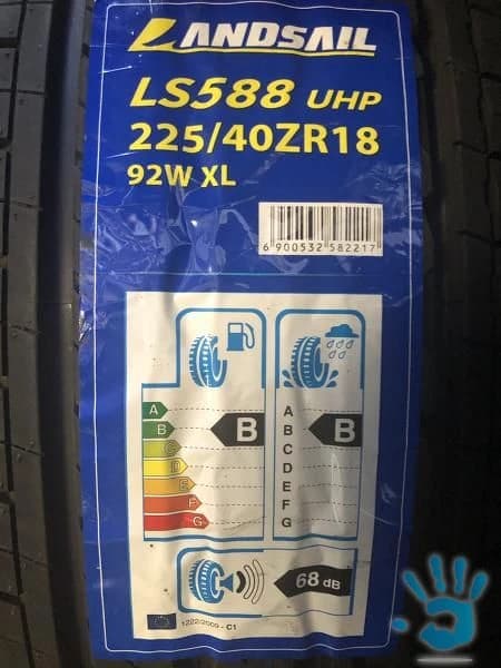 predam-spickove-letne-pneu-225-40-r18-92w-landsail-ls-588uhp