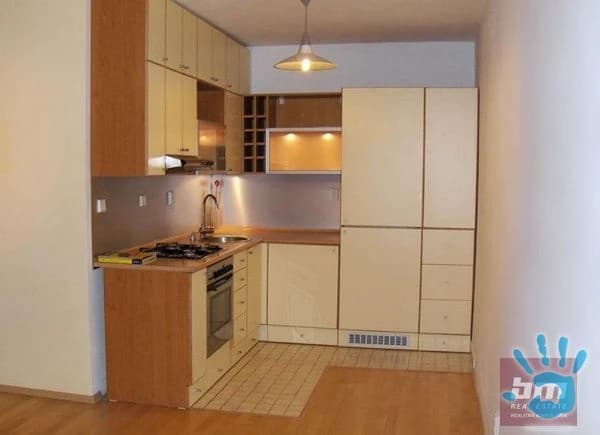 predaj-2-izb-bytu-s-balkonom-na-ul-pri-sajbach