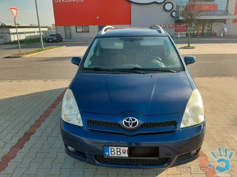 toyota-corolla-verso-1-8-sol