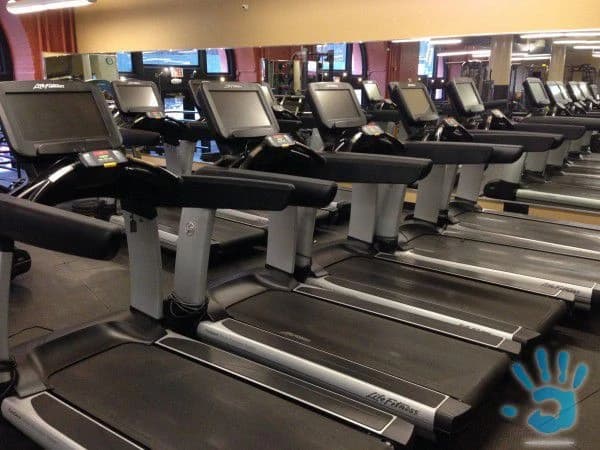 bezecky-pas-95t-discover-se-19-tv-life-fitness