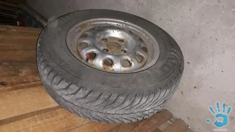 Predám zimne pneu na diskoch - 1