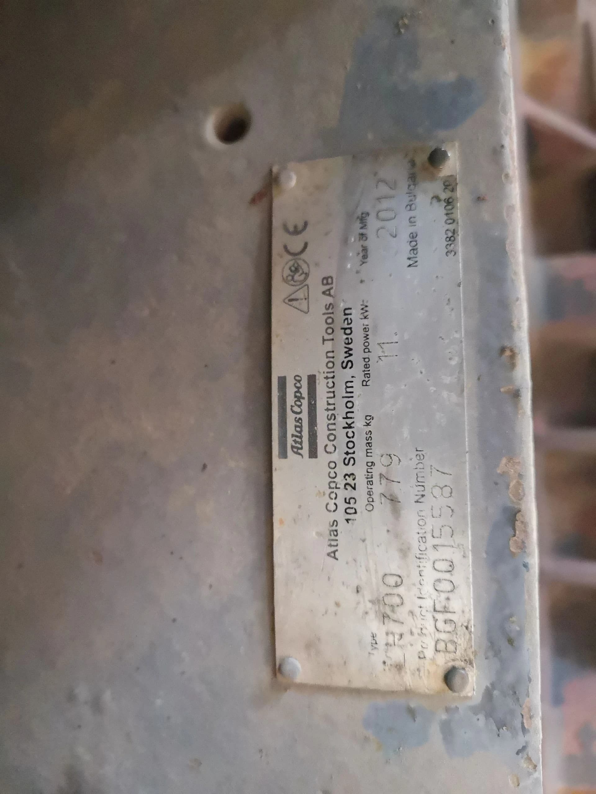 vibracna-doska-obojsmerna-atlas-copco-lh700