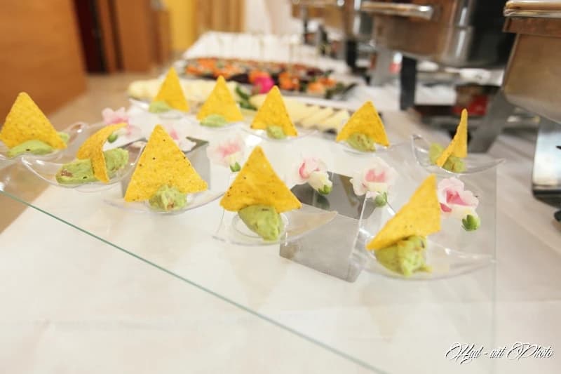 pecene-prasiatko-alebo-kompletny-catering