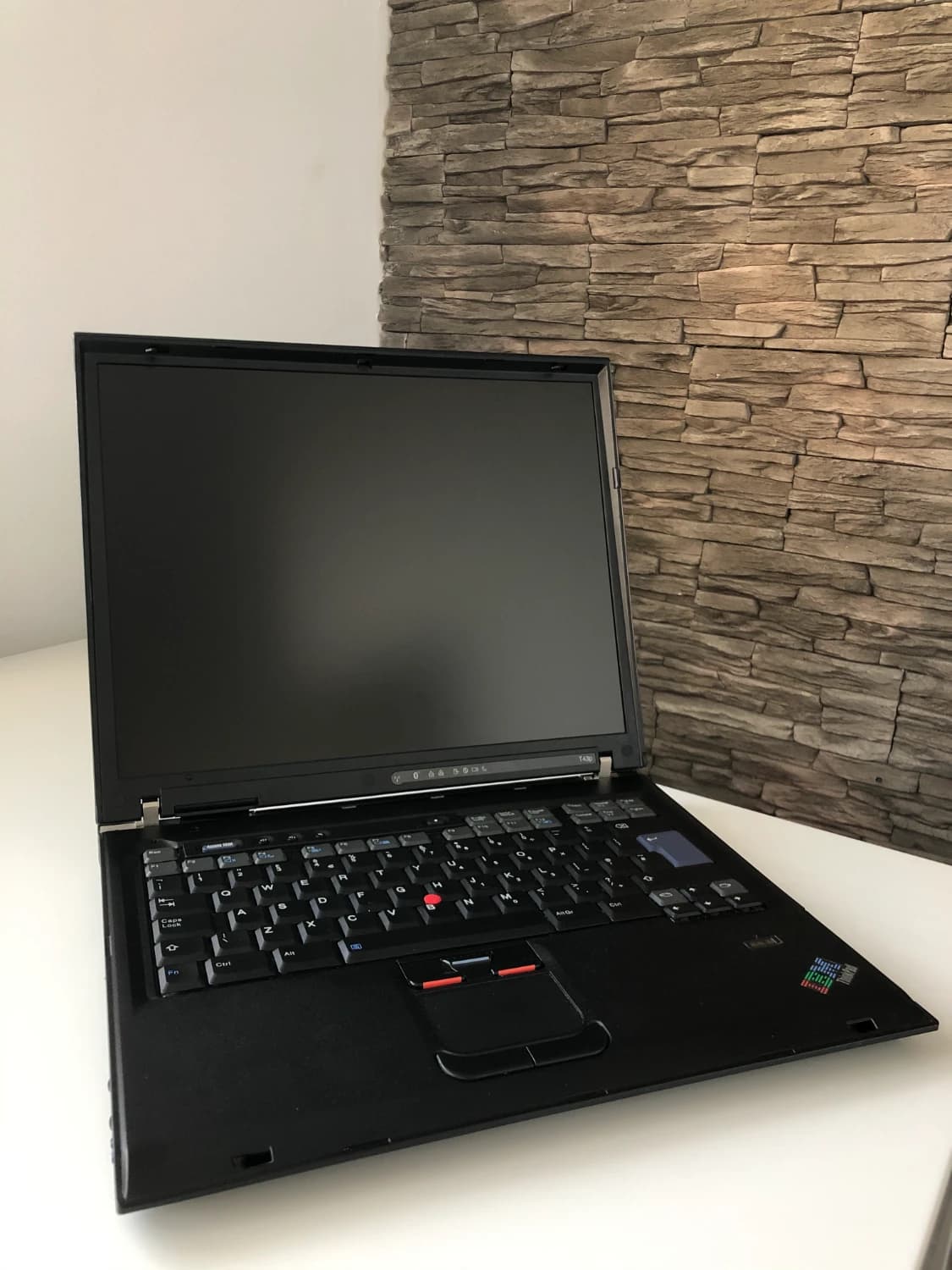top-ibm-thinkpad-t43p-intel-pentium-2ghz-60gb-hdd-2gb-ram