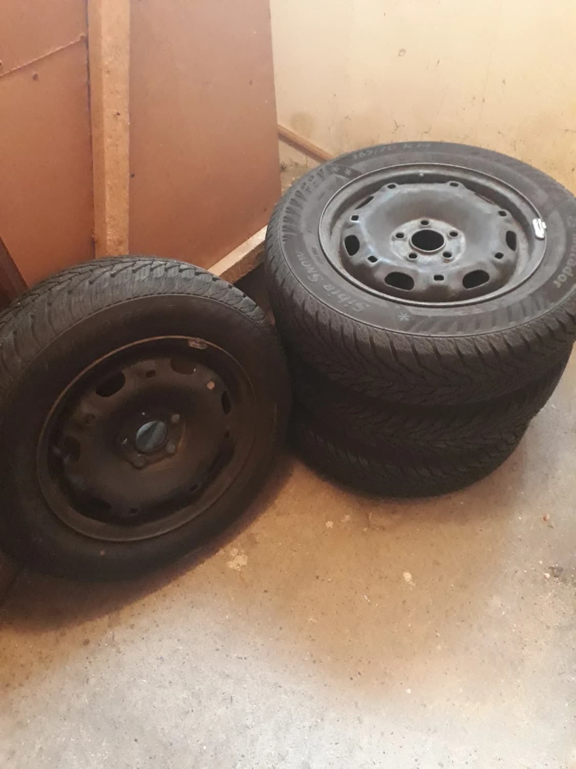 zimne-pneu-na-diskoch-16570r14-81t-5x100