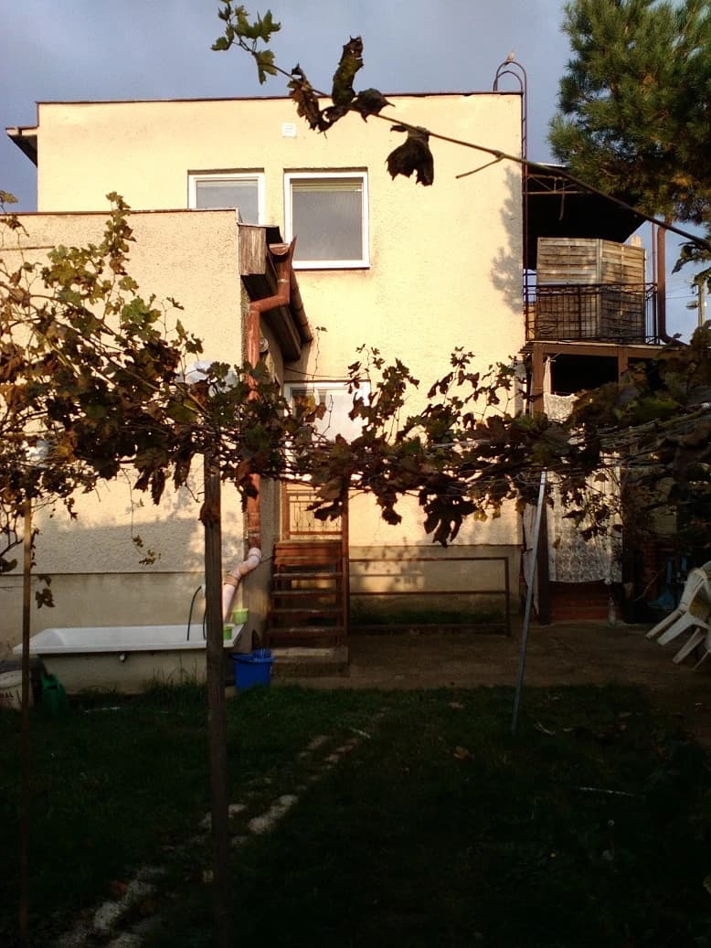 dom-6-arov-nitra-chrenova-fandlyho-ul-top-lokalita