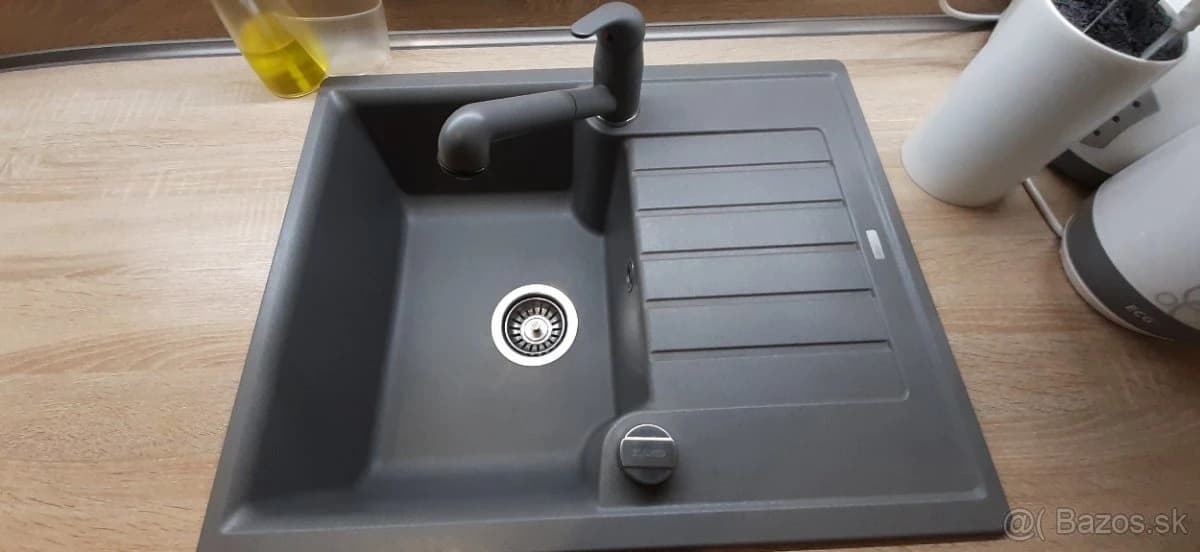 kuchynska-linka-s-drezom-a-bateriou