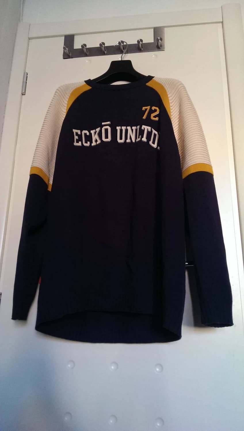marc-ecko-unltd-xl-pleteny-pulover