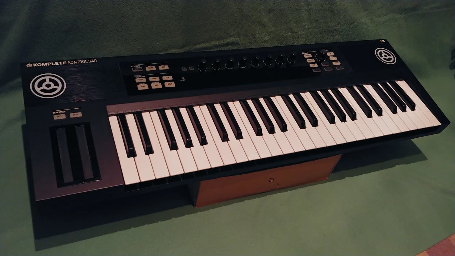 midi-native-instruments-komplete-kontrol-s49