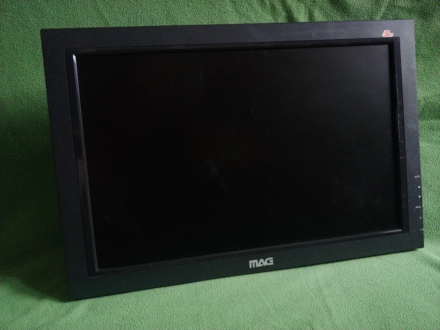 19-monitor-mag-900w-1440x900