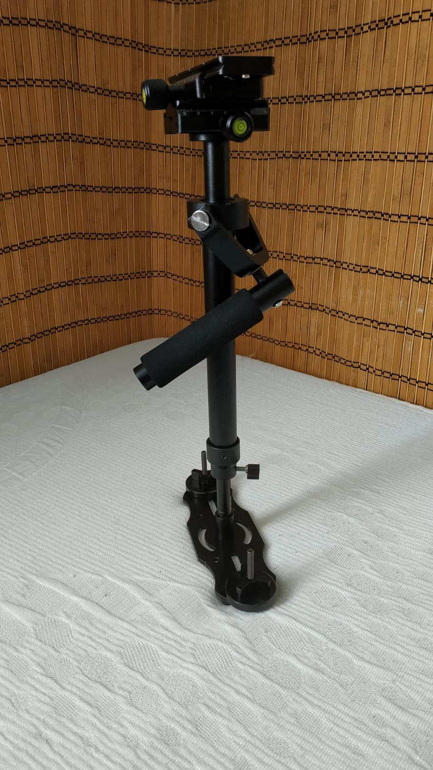 stabilizator-pre-kameru-steadicam-s40