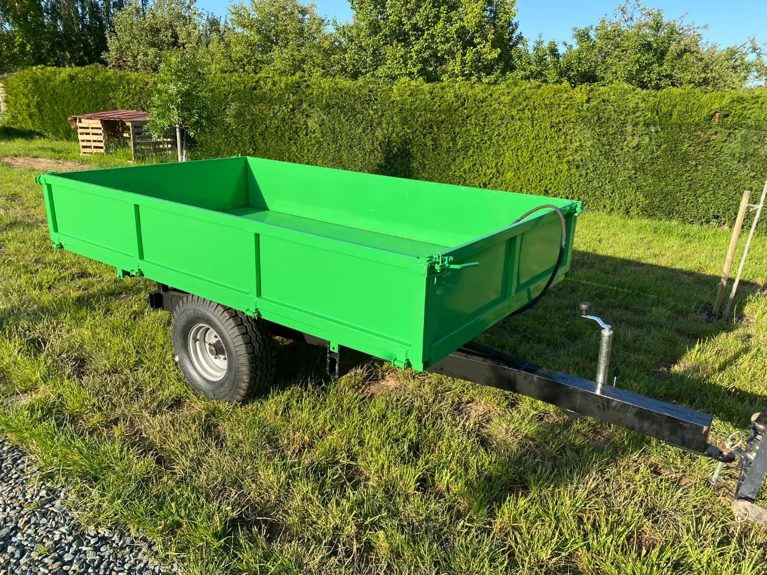 novy-hydraulicky-sklopny-vlek-264x160cm-za-malotraktor