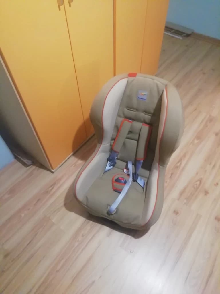 predam-autosedacku-vajicko