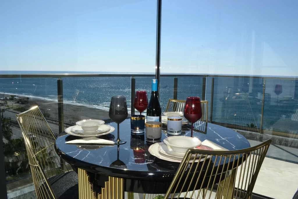 apartman-v-turecku-s-terasou-a-vyhladom-pred-vami-je-iba-more