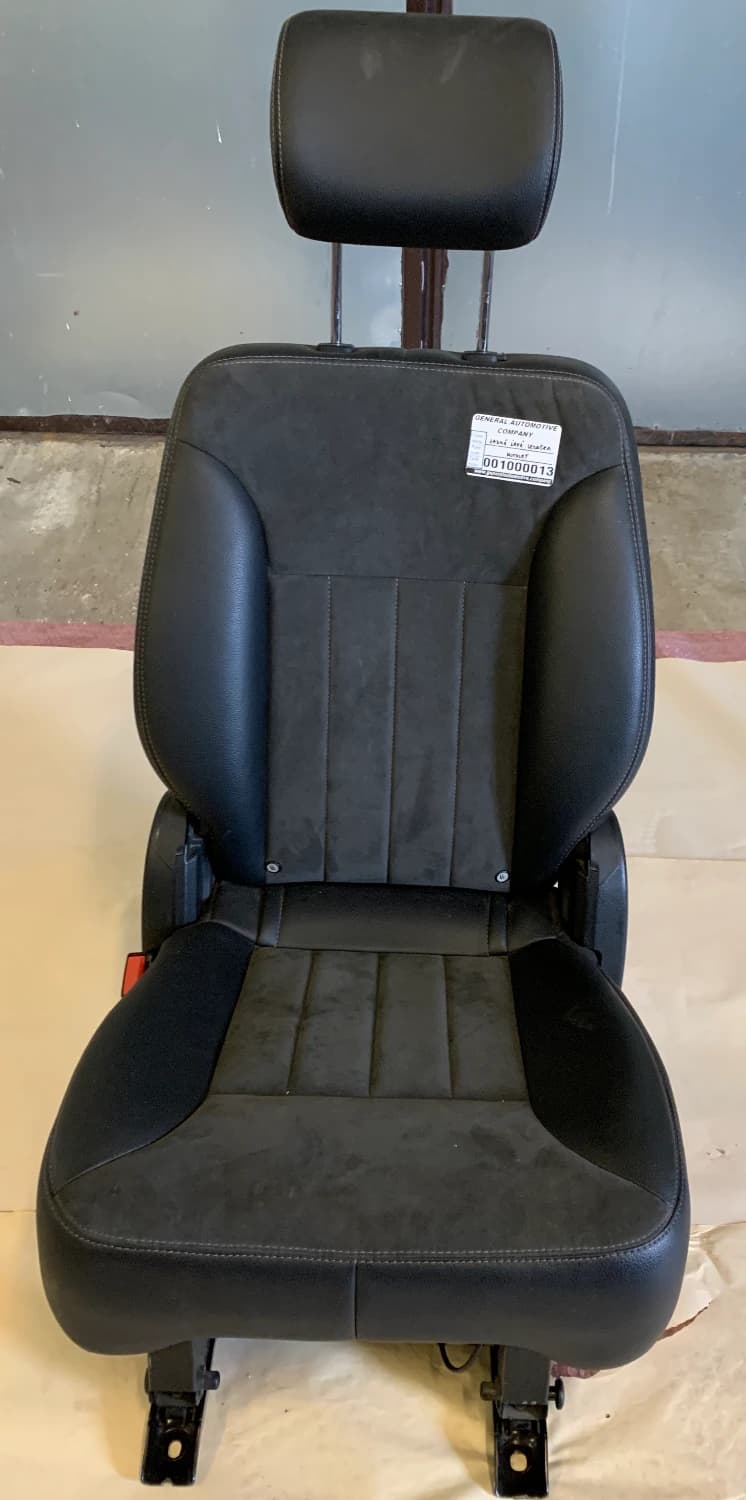 sedadlo-druha-rada-lave-mb-r-w251-0018
