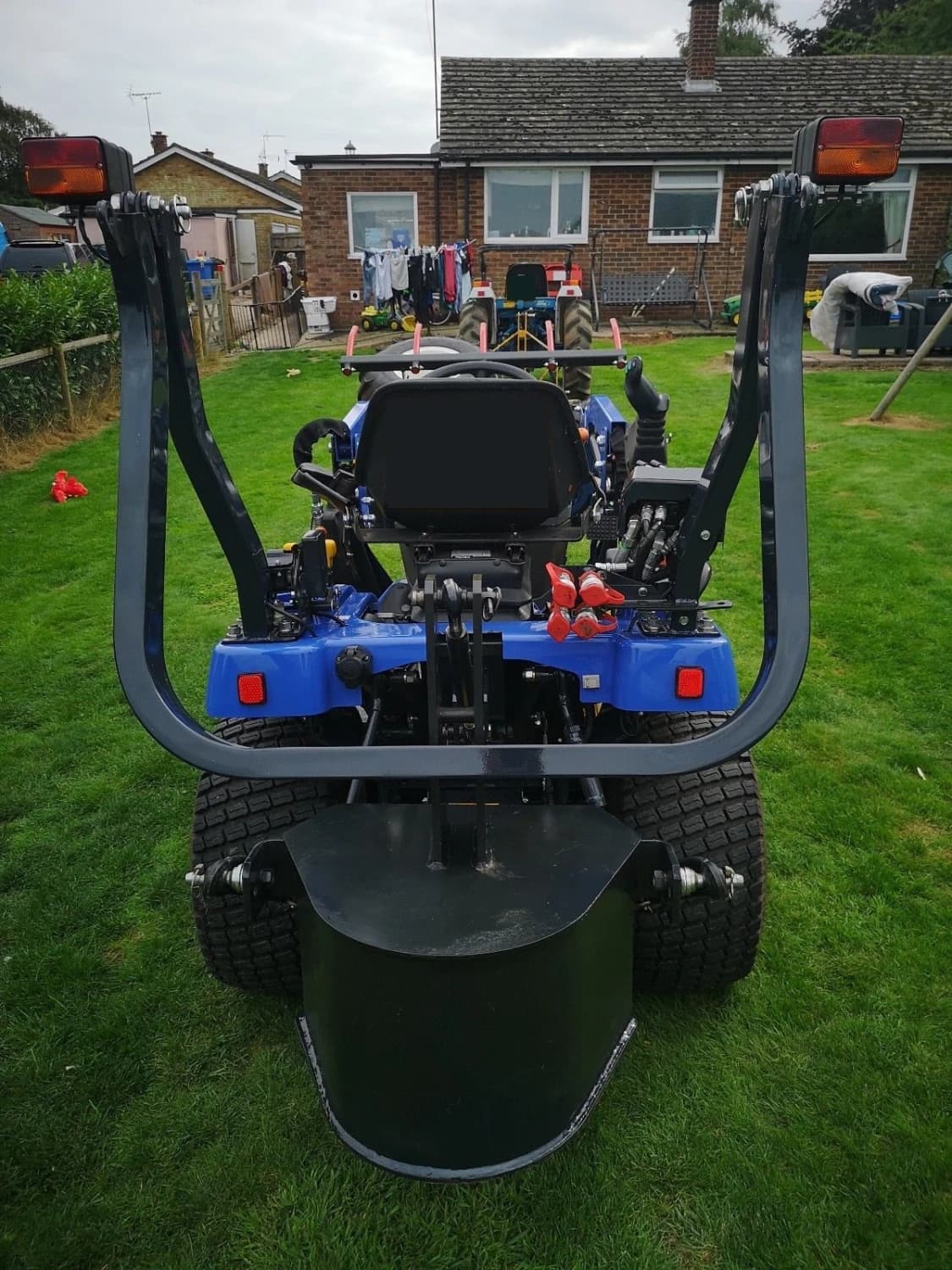 traktor-iseki-tx-gtcxii3e7-2016