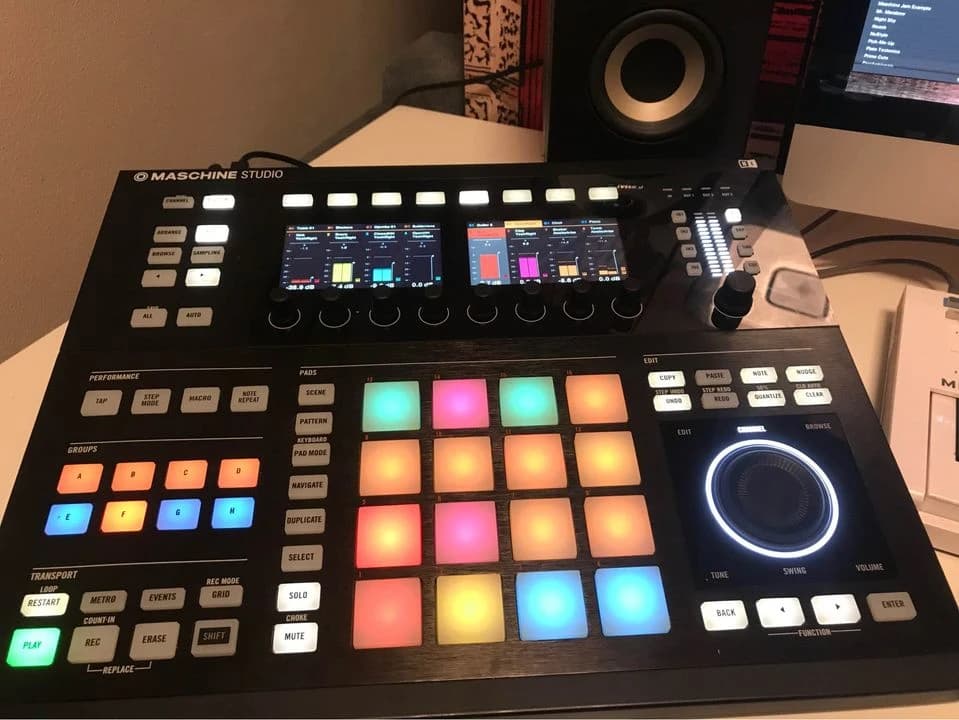 native-instruments-maschine-studio