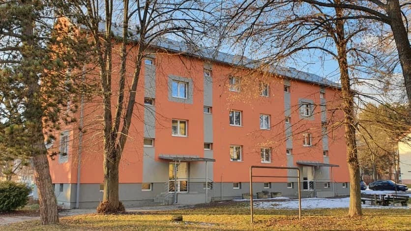 predam-2-izbovy-byt-v-centre-brezna